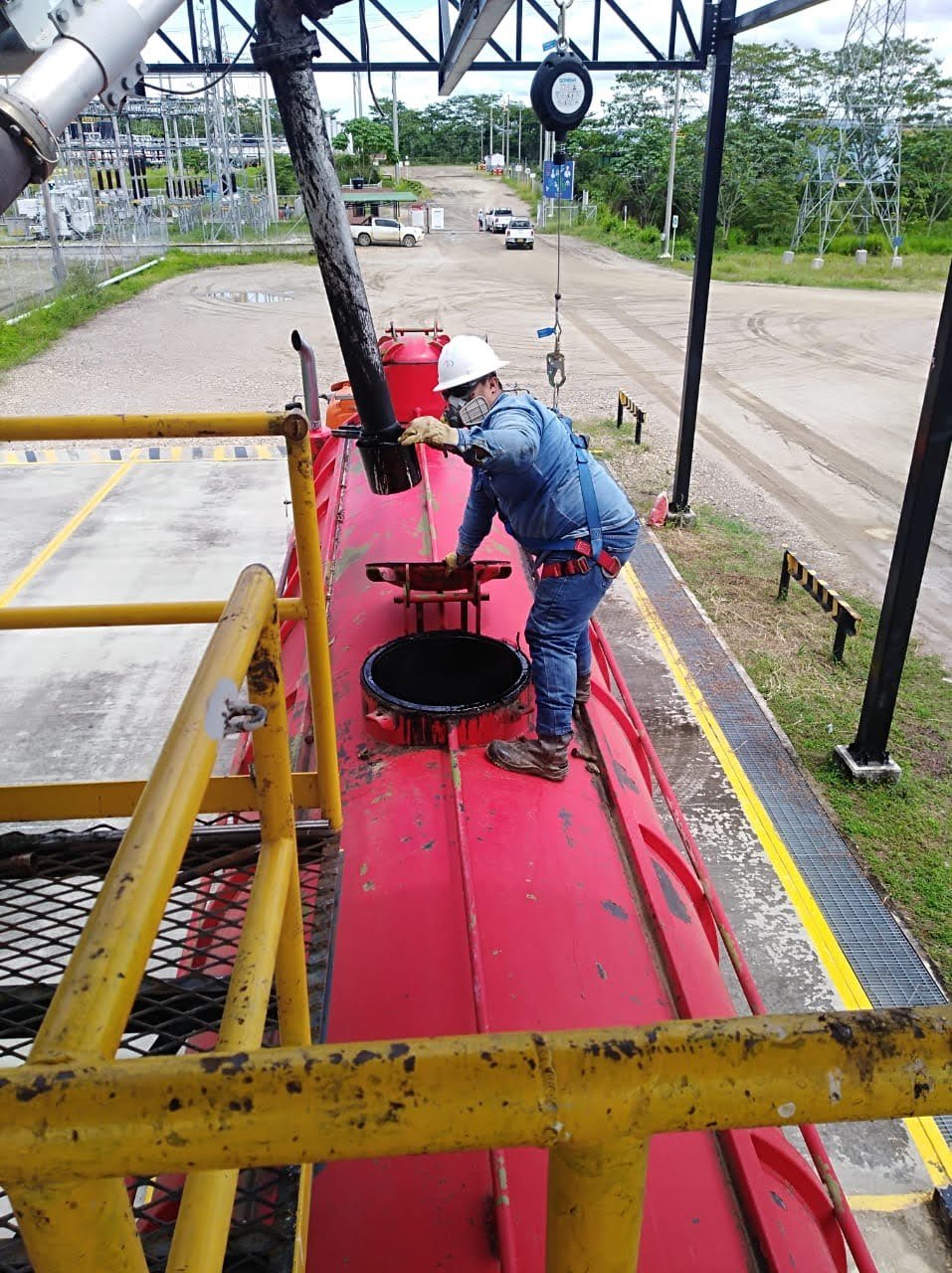 CARGUE Y DESCARGUE DE CARROTANQUE